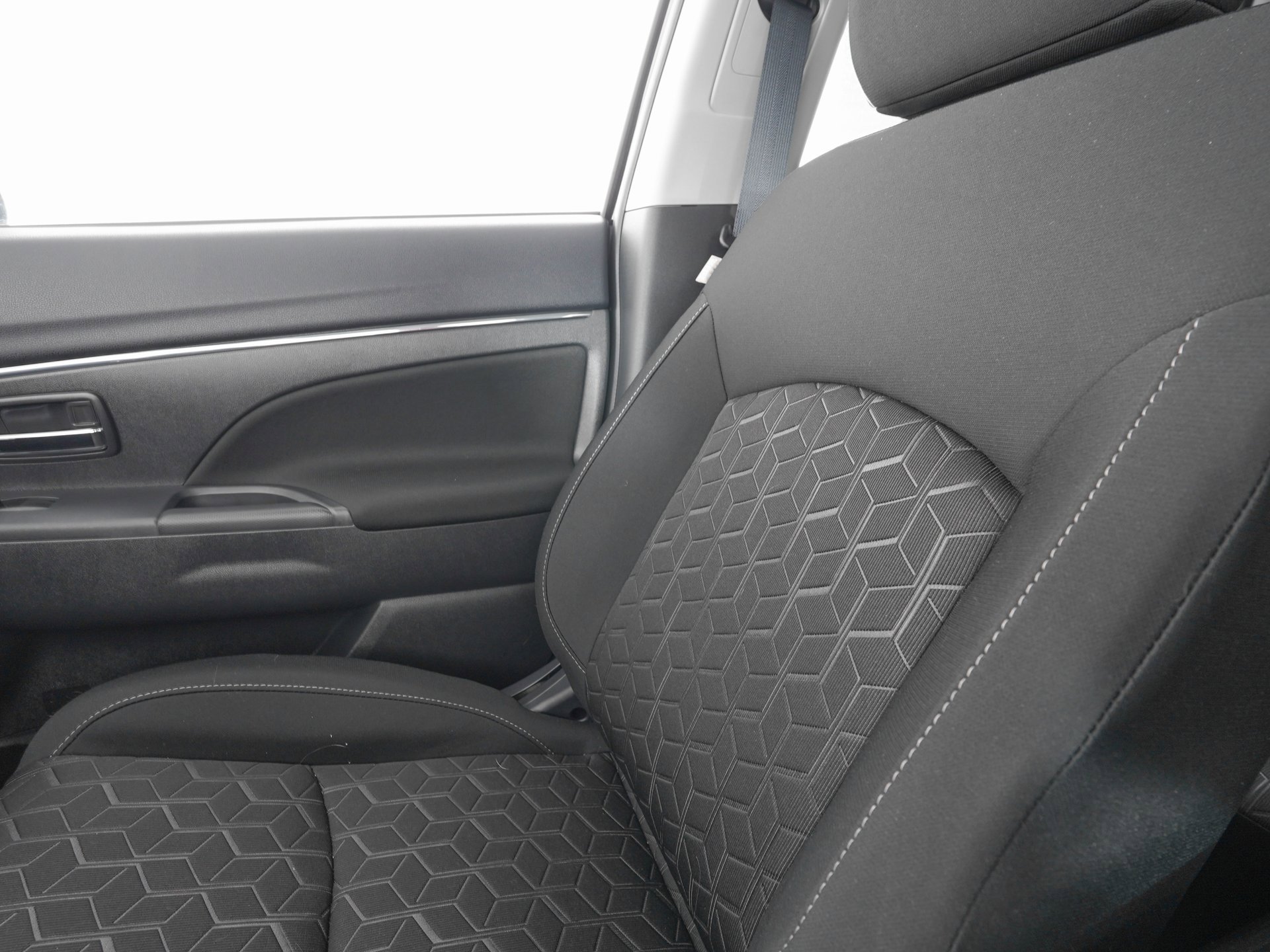 Used 2025 Mitsubishi Outlander Sport ES image 18