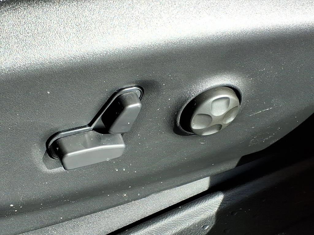 New 2026 Chrysler Pacifica Select image 18