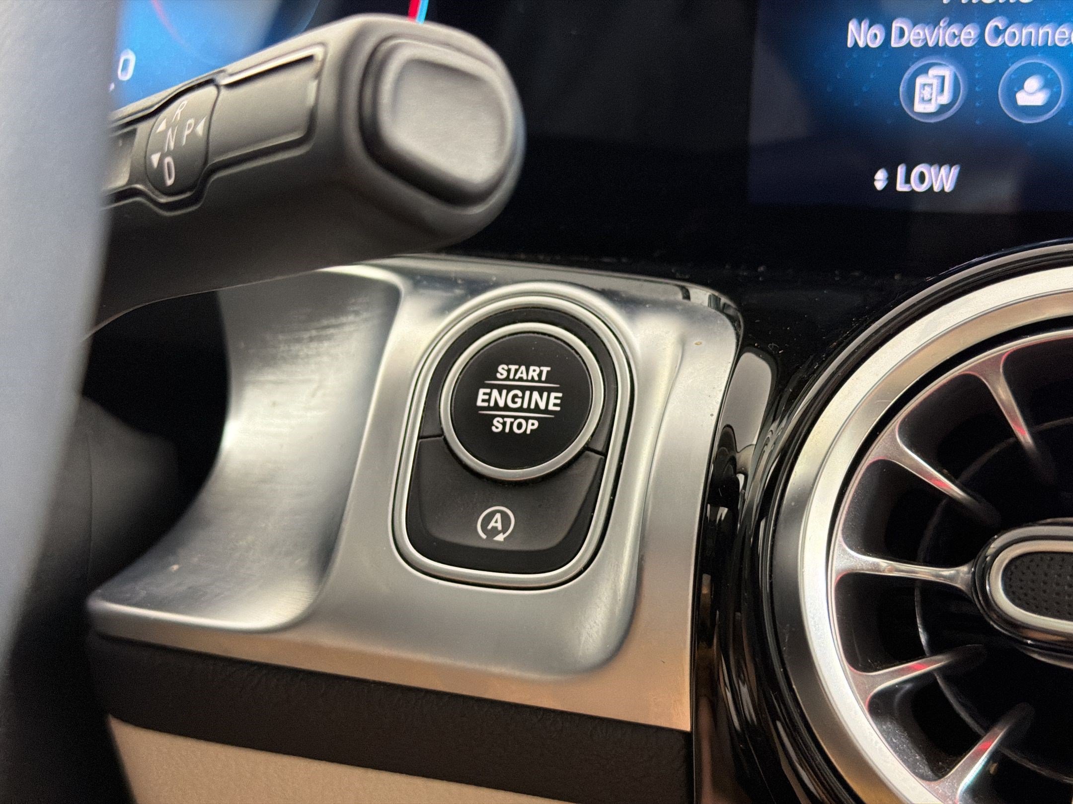 Used 2022 Mercedes-Benz GLB 250 4MATIC image 17