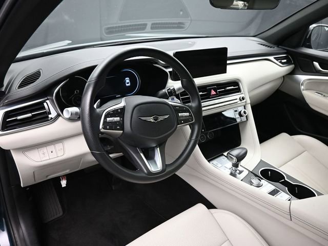 Used 2025 Genesis G70 2.5T image 12