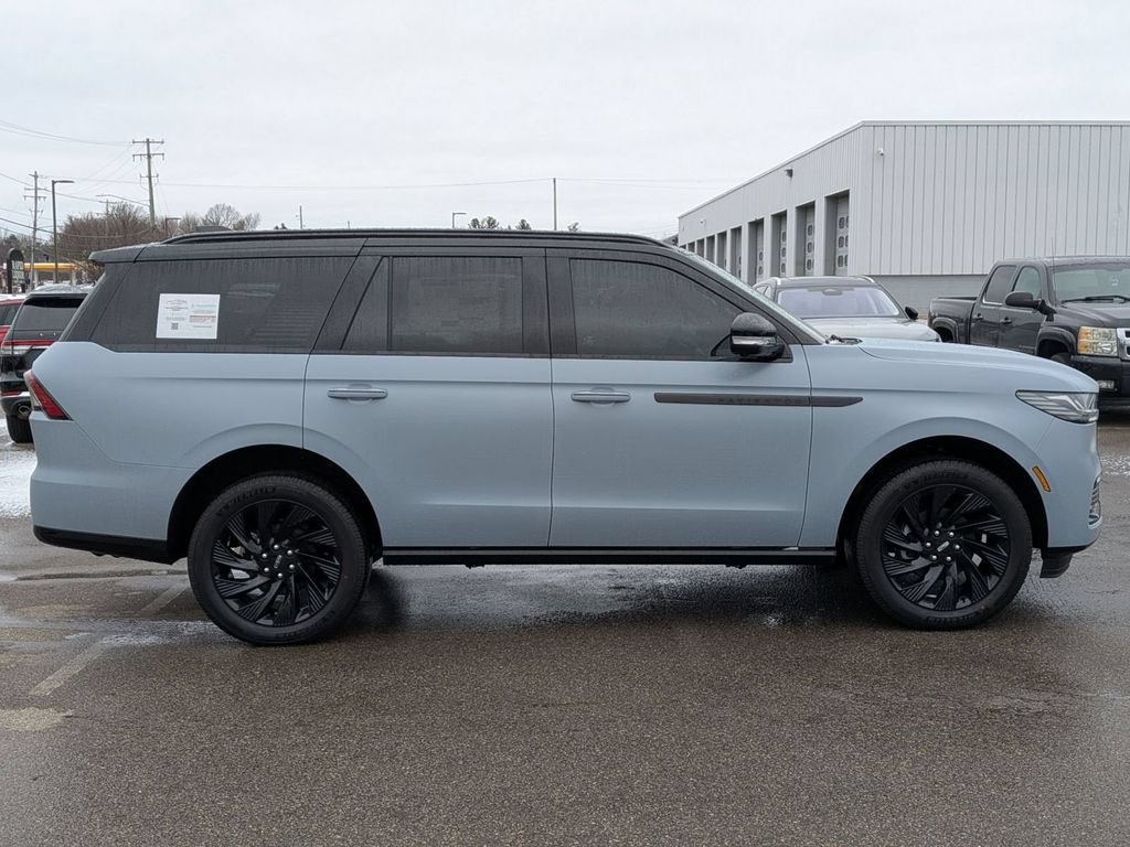 New 2025 Lincoln Navigator Reserve w/ Jet Appearance Package AWD/4WD image 6