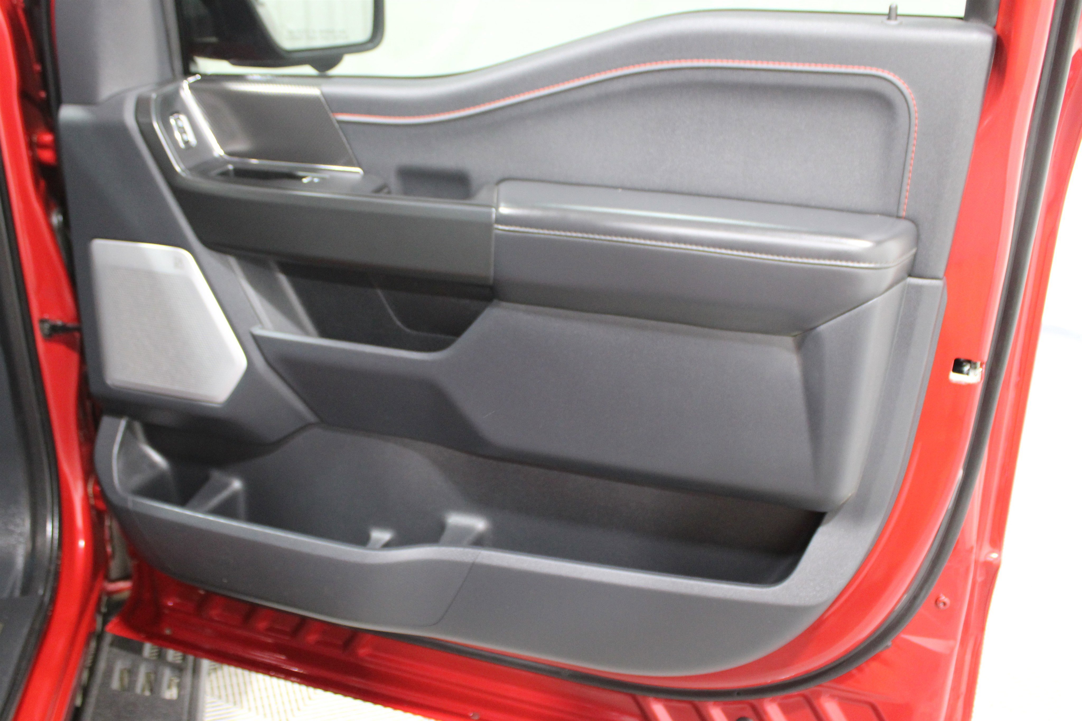 Used 2025 Ford F150 Raptor image 22