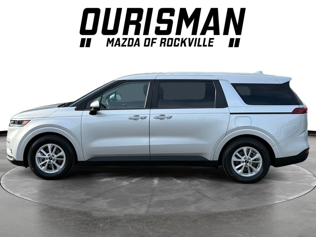 Used 2022 Kia Carnival LX image 3