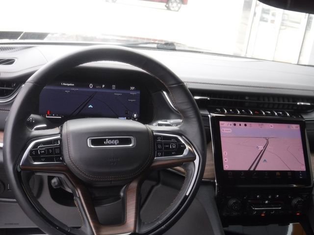 Certified 2025 Jeep Grand Cherokee Summit AWD/4WD image 3