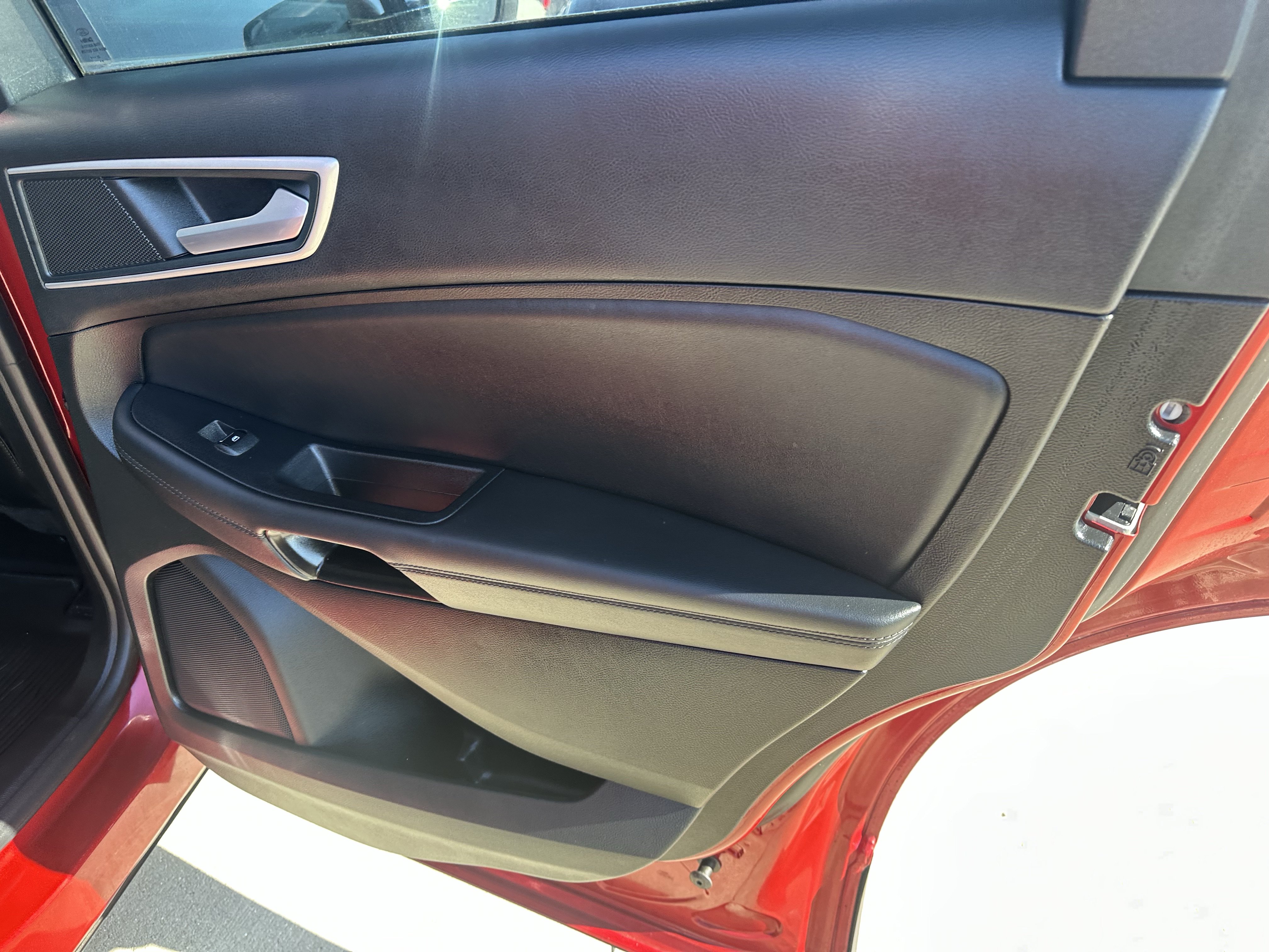 Used 2024 Ford Edge SEL AWD/4WD image 11