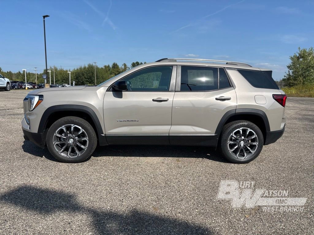 Used 2026 GMC Terrain Elevation w/ Elevation Premium Package image 3