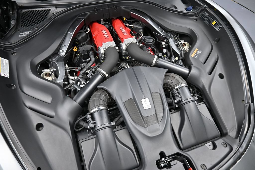Used 2022 Ferrari Roma RWD image 32
