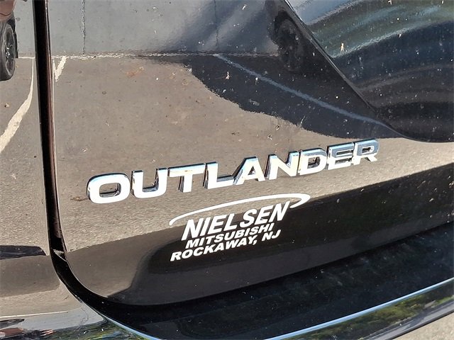 New 2025 Mitsubishi Outlander SE image 11