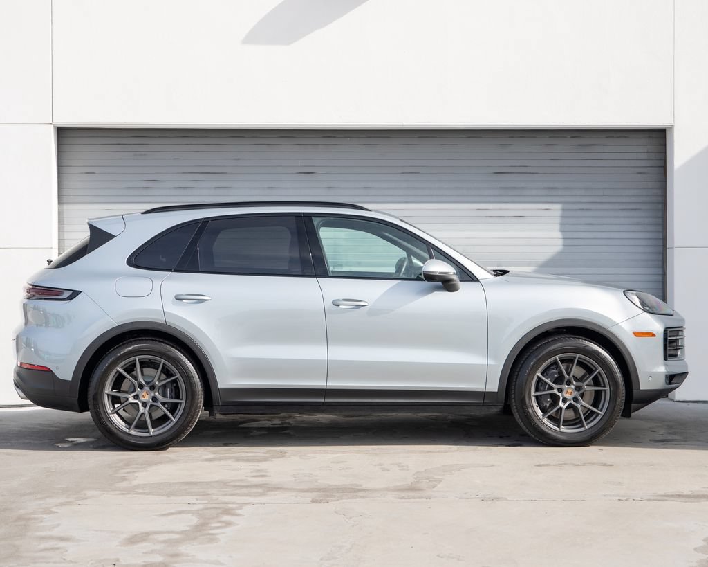 Certified 2026 Porsche Cayenne AWD/4WD image 8