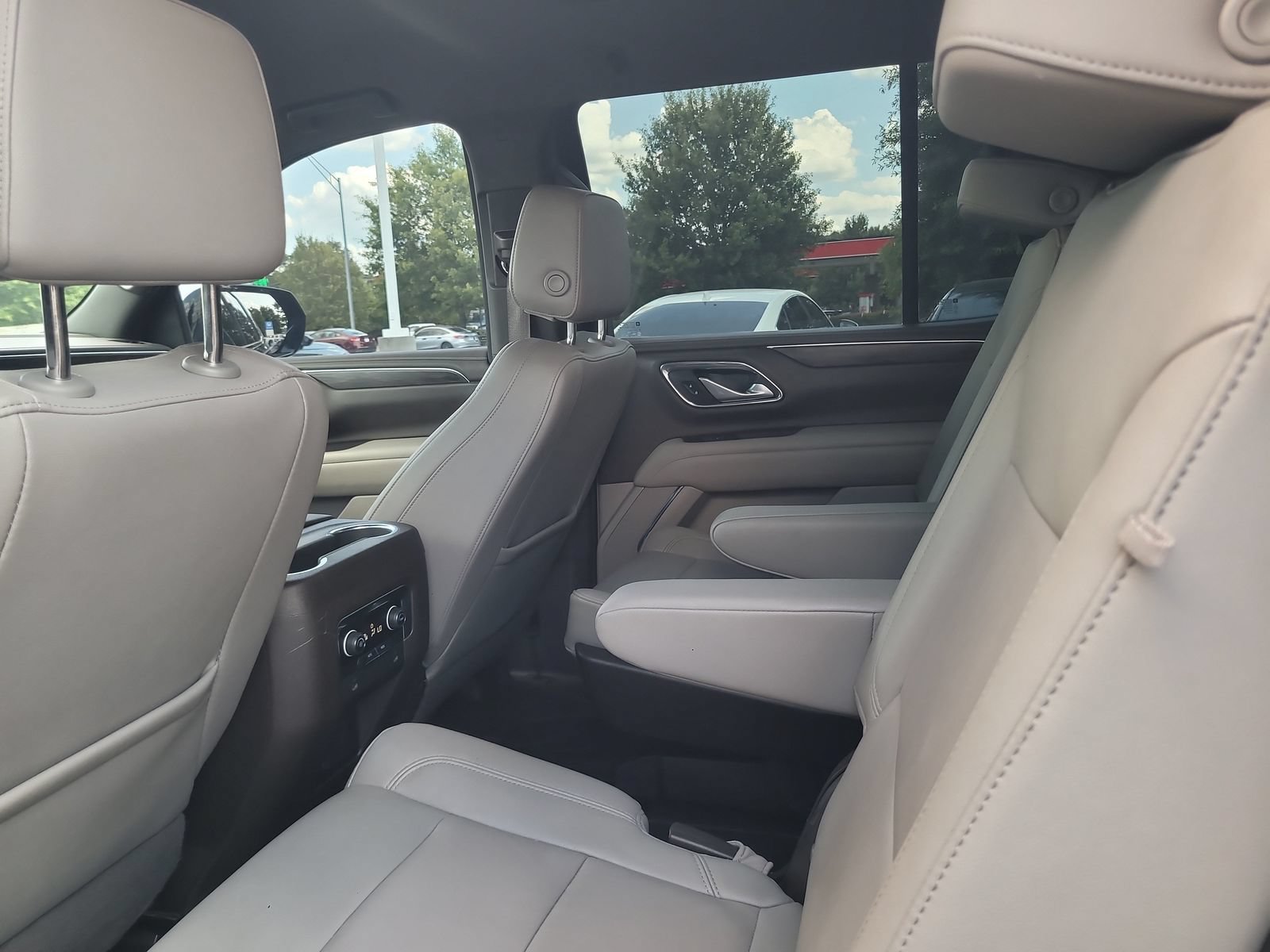Used 2022 Chevrolet Tahoe Z71 AWD/4WD image 24