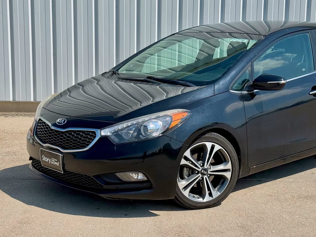 Used 2016 Kia Forte EX FWD image 2