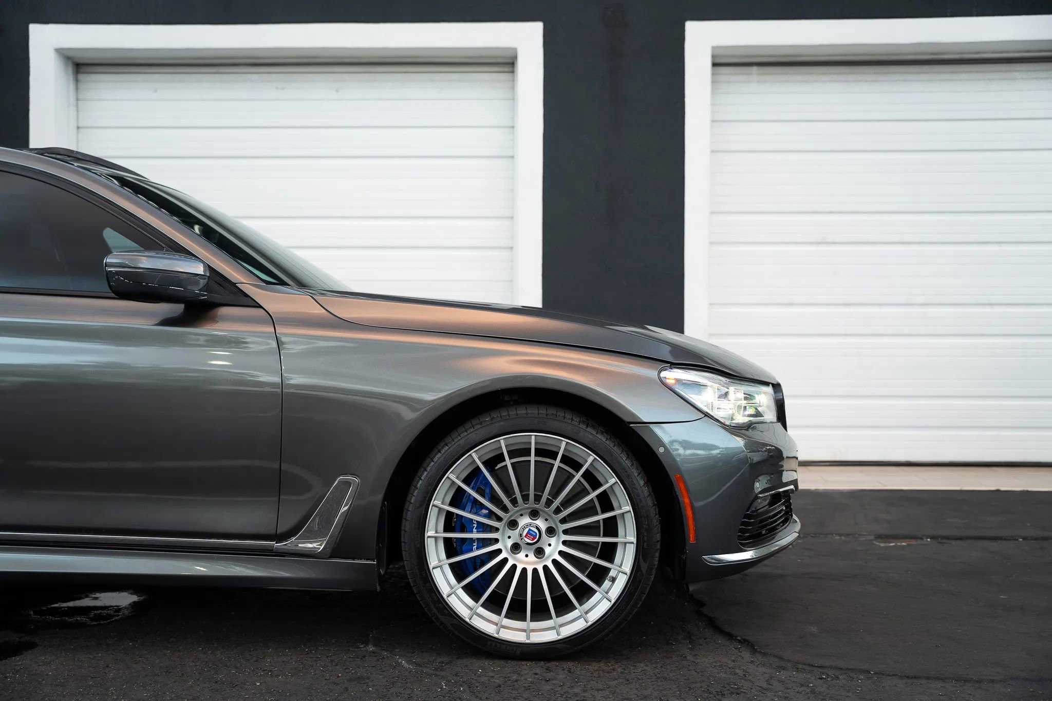 Used 2018 BMW ALPINA B7 xDrive w/ Luxury Rear Seating Package image 9