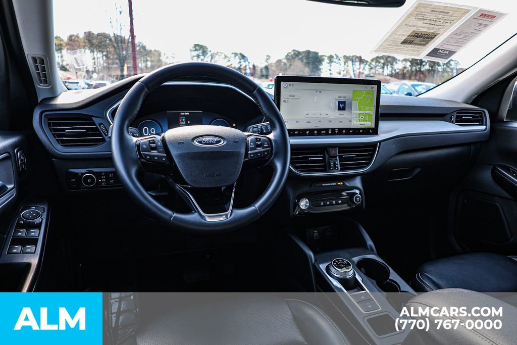 Used 2025 Ford Escape Platinum AWD/4WD image 30