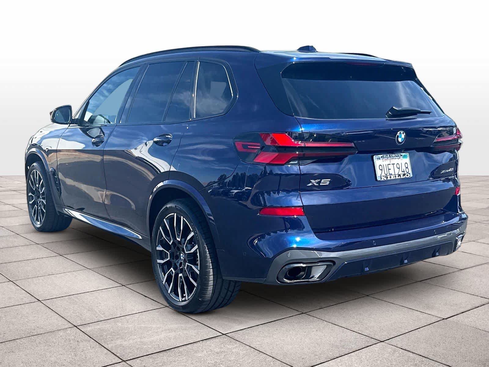 Used 2026 BMW X5 xDrive40i w/ M Sport Package AWD/4WD image 7
