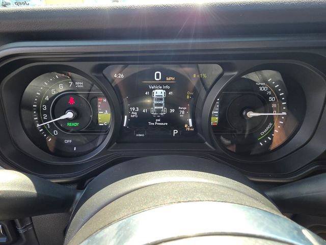 Used 2025 Jeep Wrangler Unlimited Sahara AWD/4WD image 33