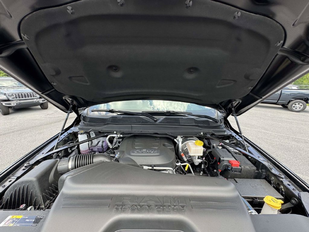 New 2026 RAM 2500 Big Horn AWD/4WD image 12