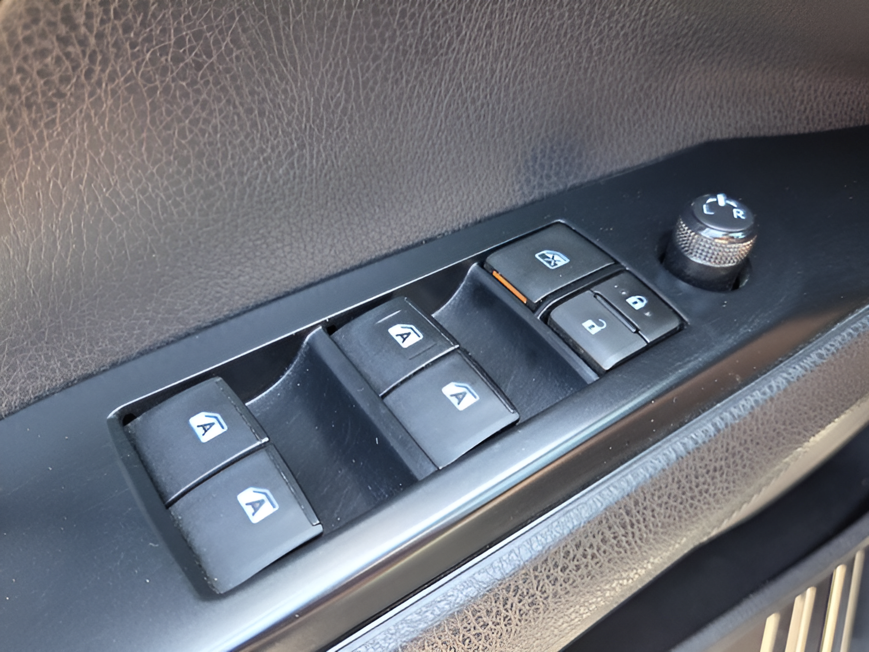 Used 2020 Toyota Camry LE FWD image 27