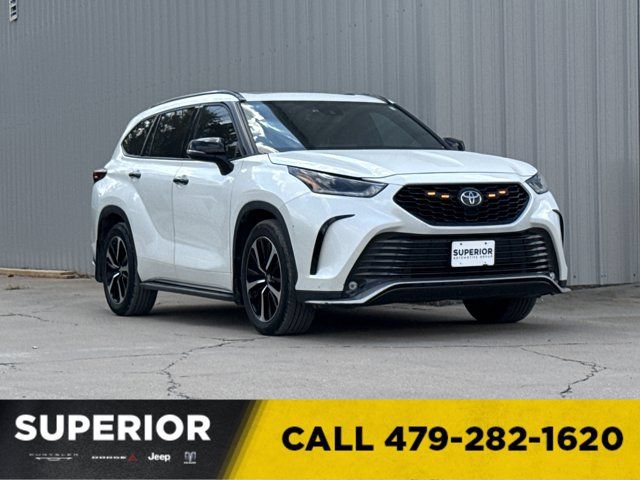 Used 2021 Toyota Highlander XSE FWD image 1