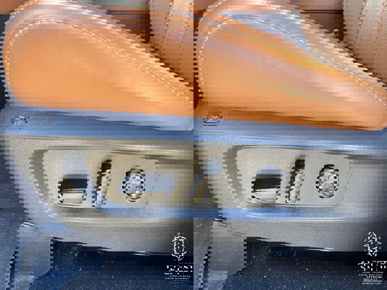 Used 2023 INFINITI QX60 Sensory image 14