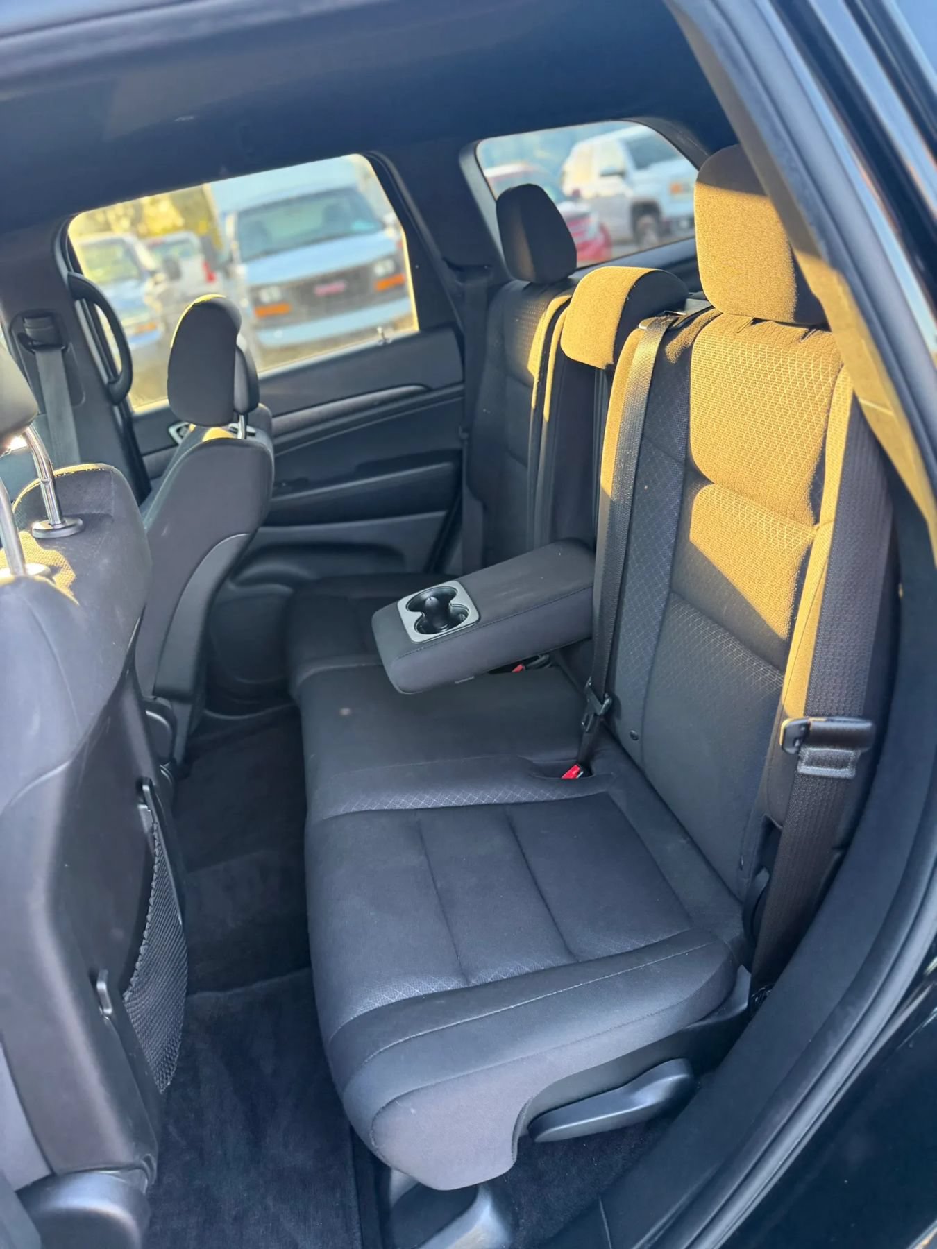 Used 2018 Jeep Grand Cherokee Laredo AWD/4WD image 11