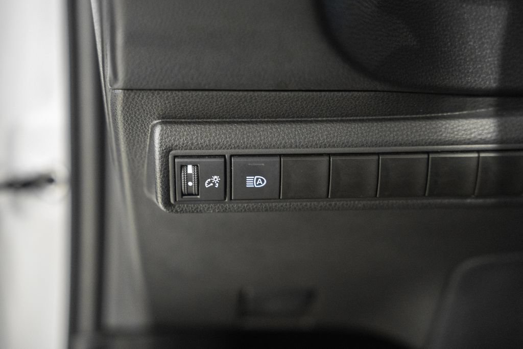 Used 2025 Toyota Corolla LE FWD image 37
