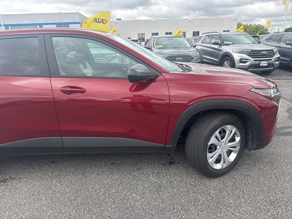 Used 2025 Chevrolet Trax LS image 12