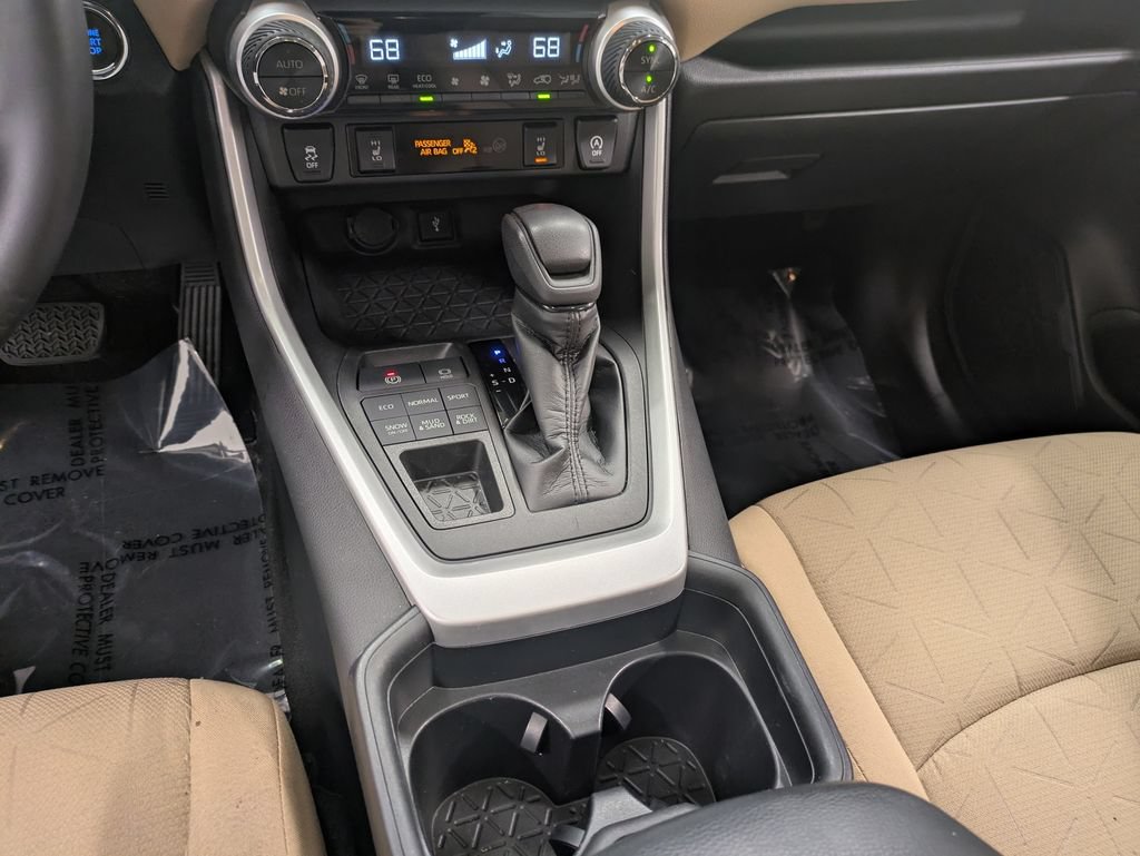 Used 2020 Toyota RAV4 XLE w/ Convenience Package AWD/4WD image 15