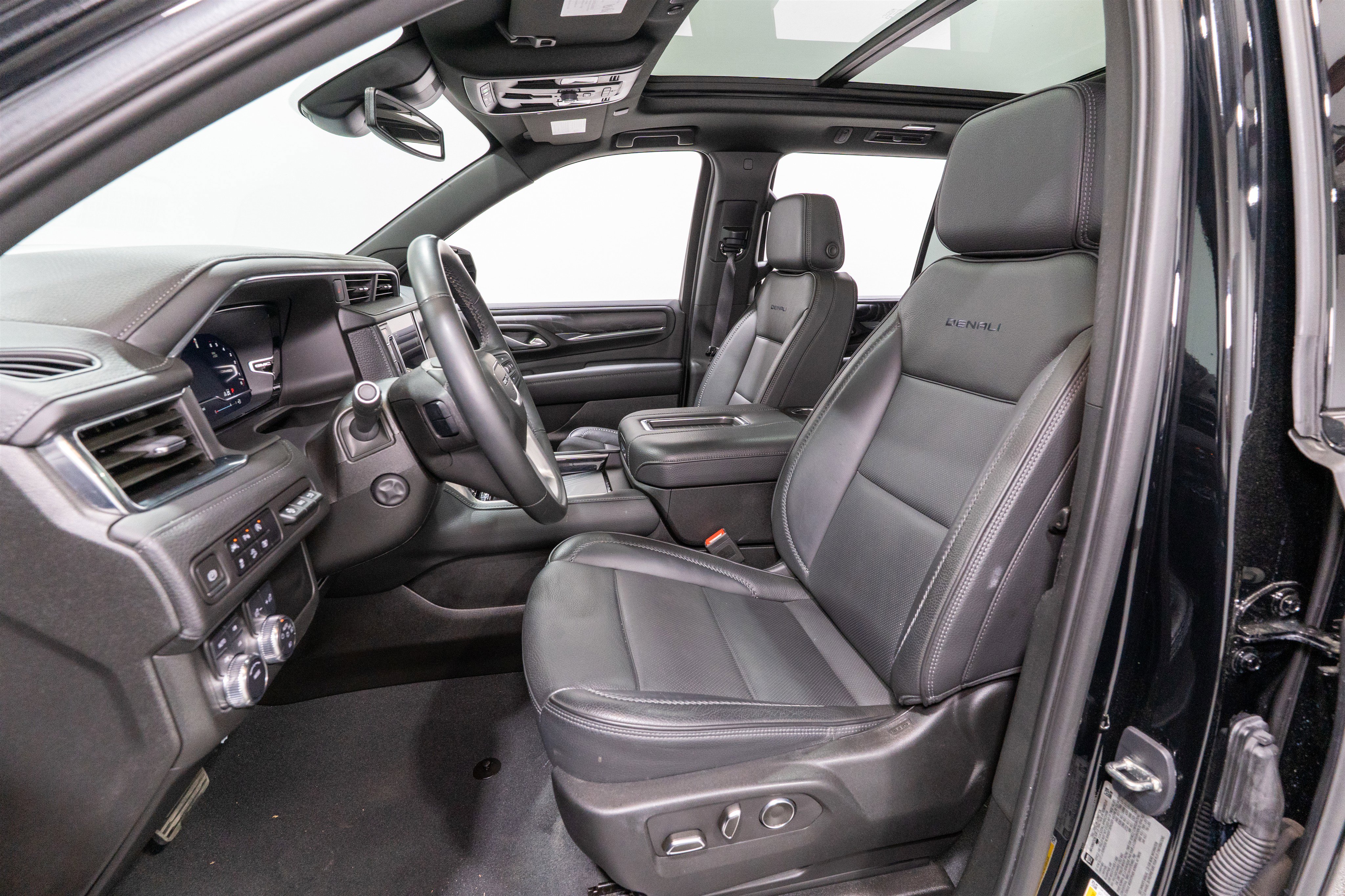 Used 2023 GMC Yukon Denali image 16