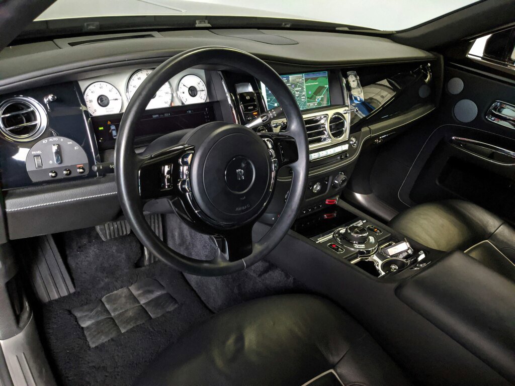 Used 2014 Rolls-Royce Ghost image 17