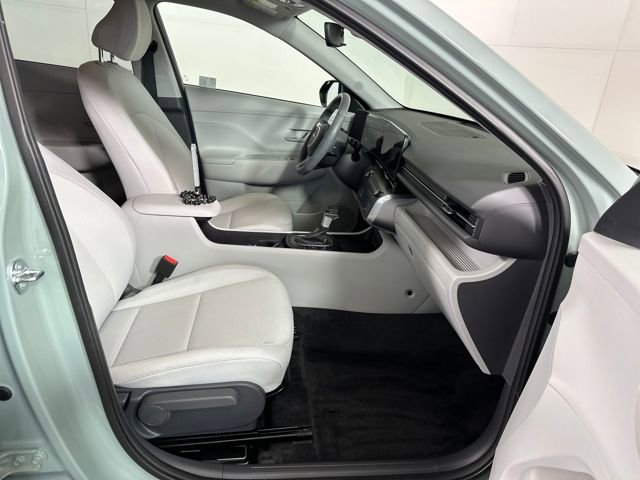 Used 2025 Hyundai Kona SEL image 28