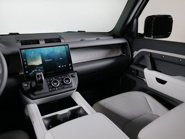 New 2026 Land Rover Defender 110 X-Dynamic SE AWD/4WD image 17