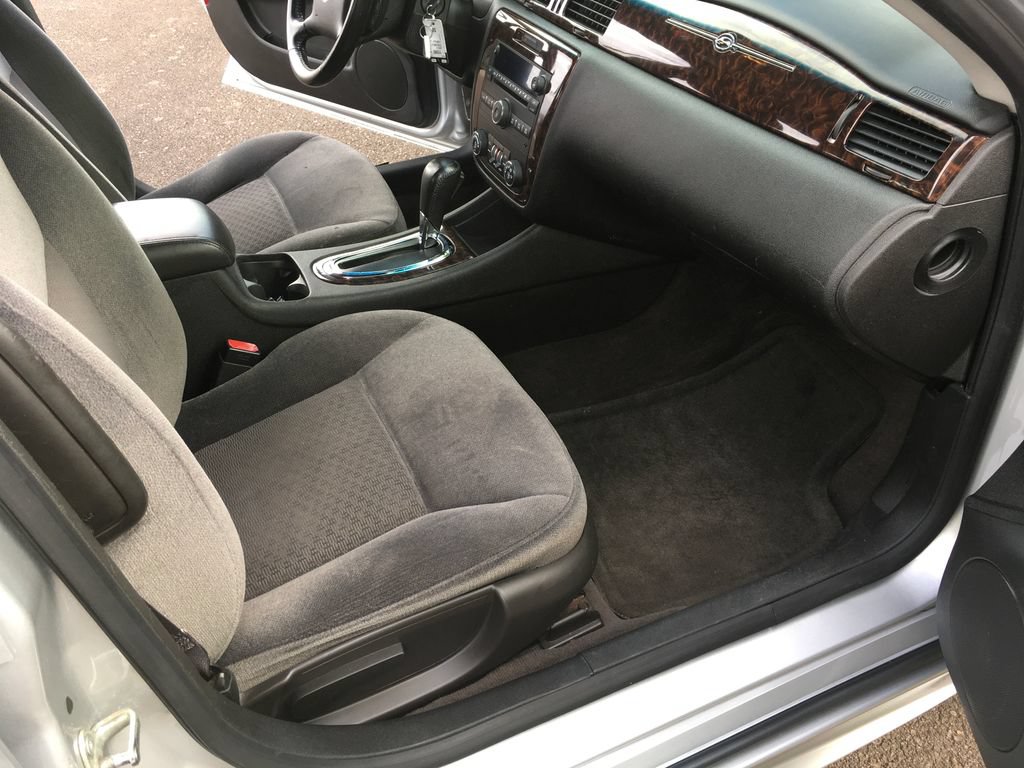 Used 2014 Chevrolet Impala LT FWD image 30