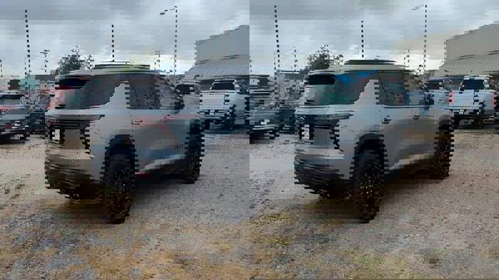 Used 2025 Chevrolet Traverse LT w/ Midnight/Sport Edition FWD image 8