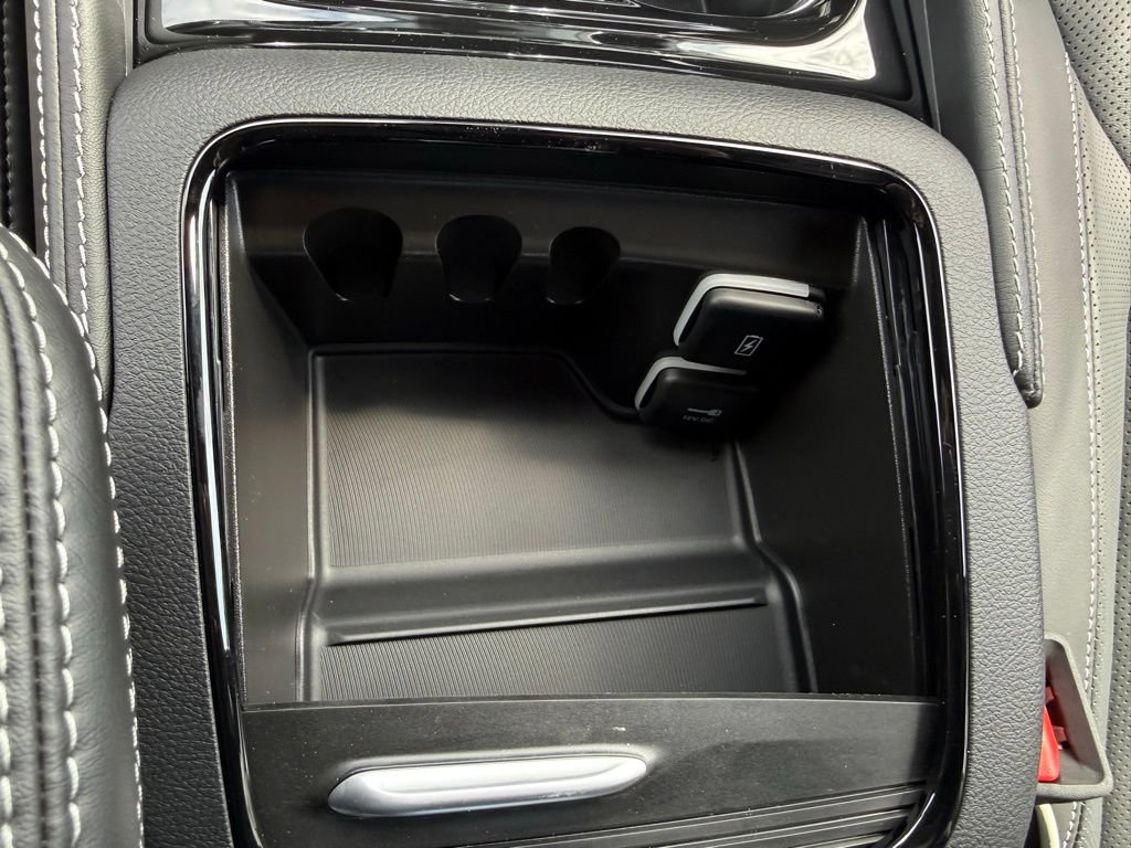 New 2027 Chrysler Pacifica Limited AWD/4WD image 24