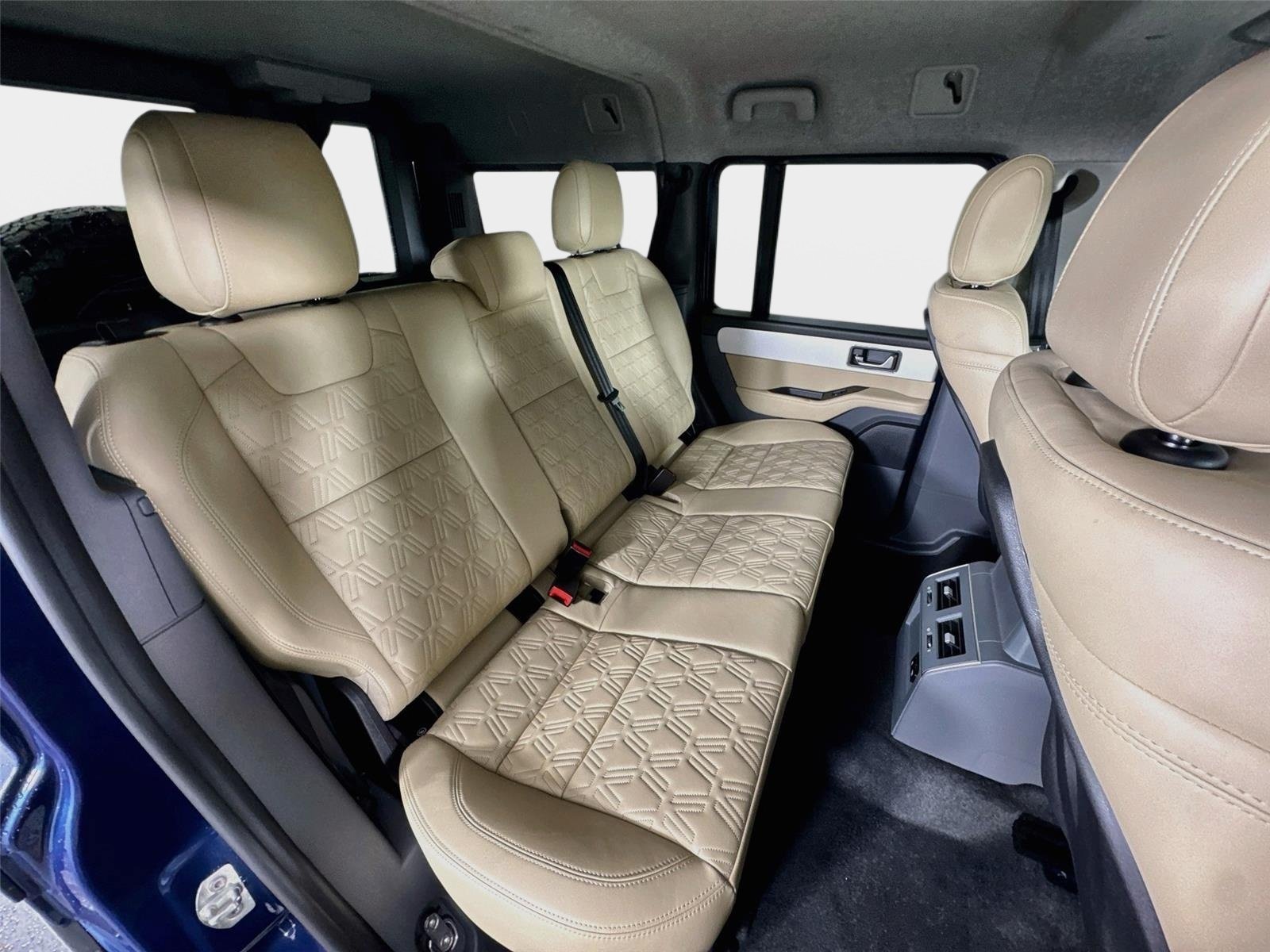 Used 2025 INEOS Grenadier AWD/4WD image 26
