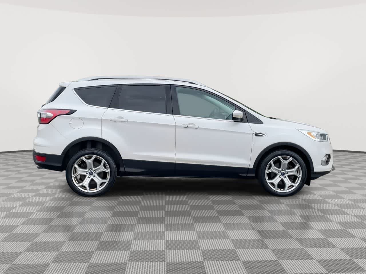 Used 2017 Ford Escape Titanium AWD/4WD image 9