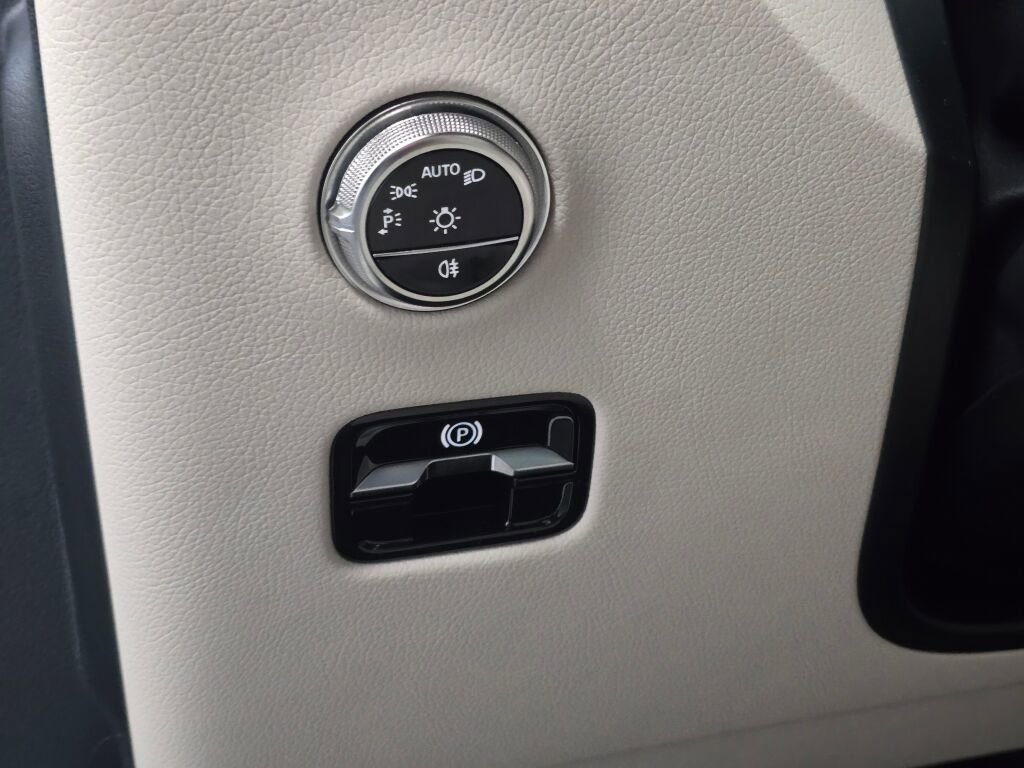 New 2026 Mercedes-Benz GLC 300 4MATIC image 23