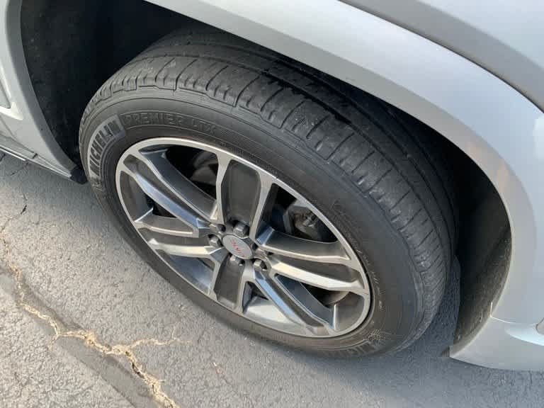 Certified 2019 GMC Acadia Denali w/ Technology Package AWD/4WD image 9