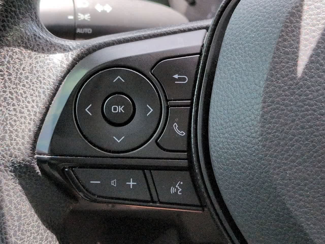 Certified 2025 Toyota Corolla LE FWD image 22