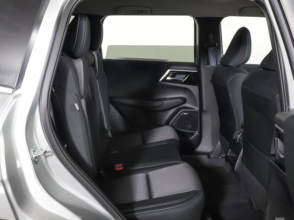 New 2026 Mitsubishi Outlander ES image 31