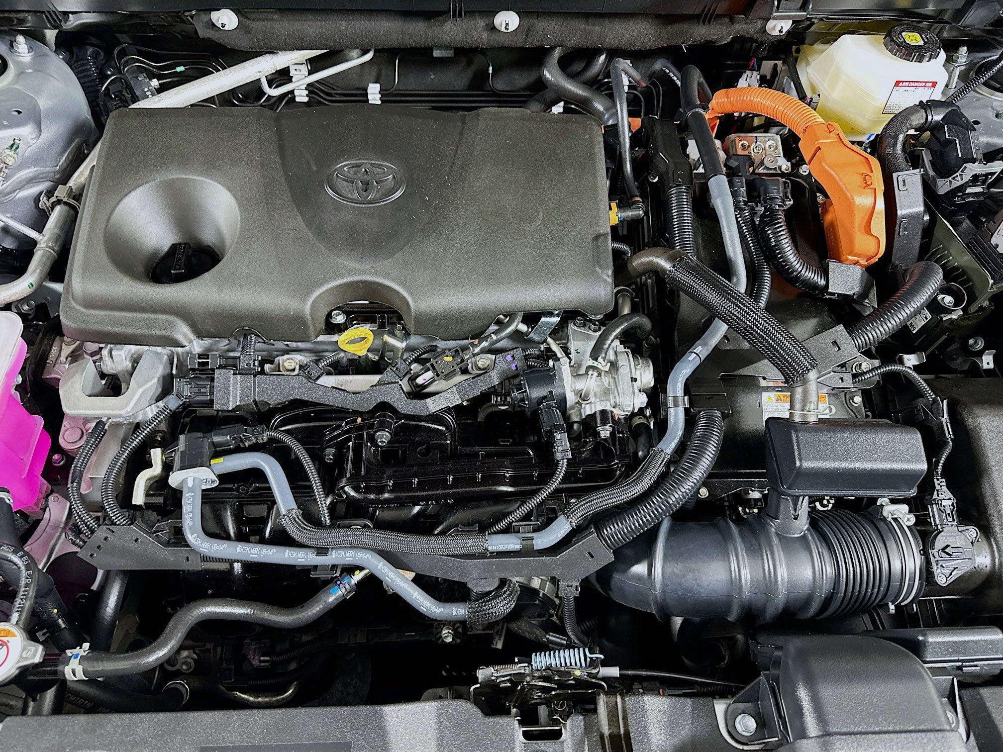 Used 2025 Toyota RAV4 XLE image 31