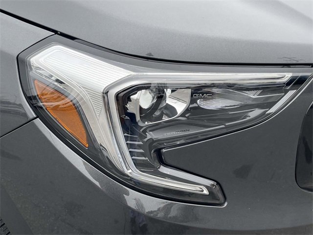 Used 2021 GMC Terrain SLT w/ Elevation Edition image 13