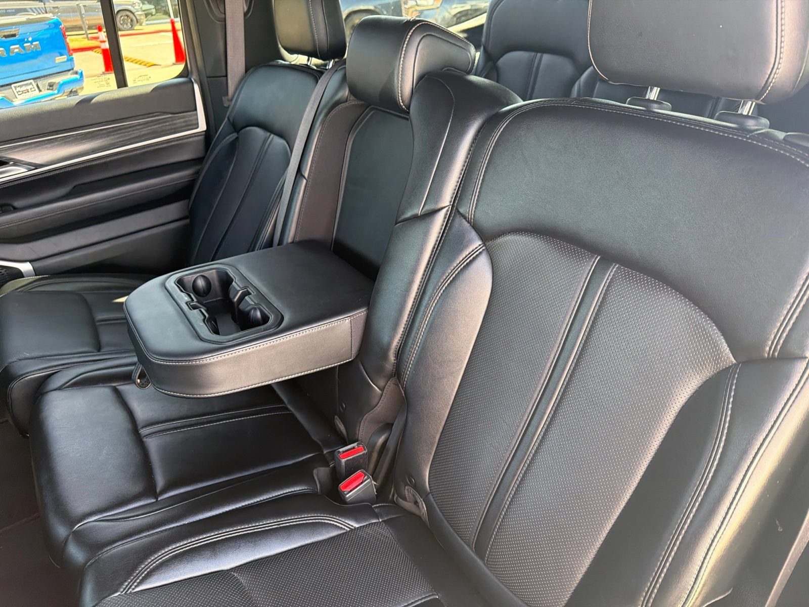 Used 2024 Jeep Wagoneer Series II w/ Flexible Seating Group AWD/4WD image 18