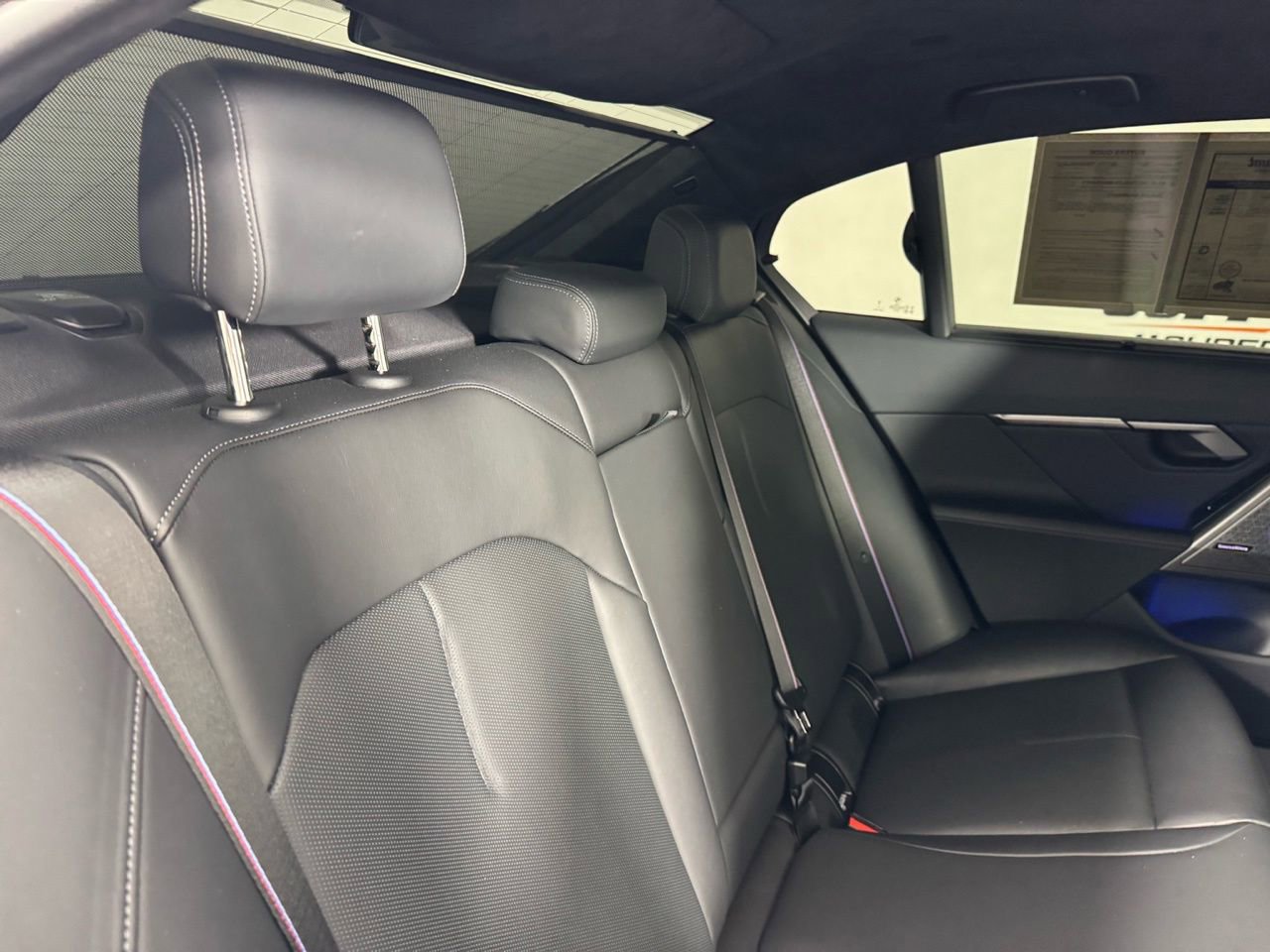 Used 2026 BMW M5 w/ Carbon Package image 31