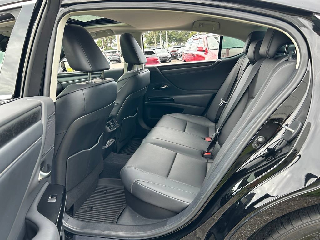 Used 2024 Lexus ES 300h w/ Premium Package FWD image 48
