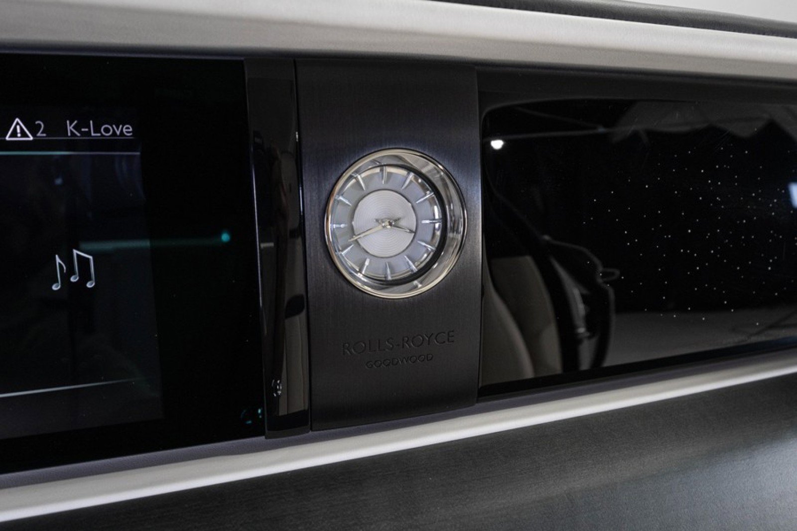 Used 2022 Rolls-Royce Ghost w/ Ghost Package AWD/4WD image 32