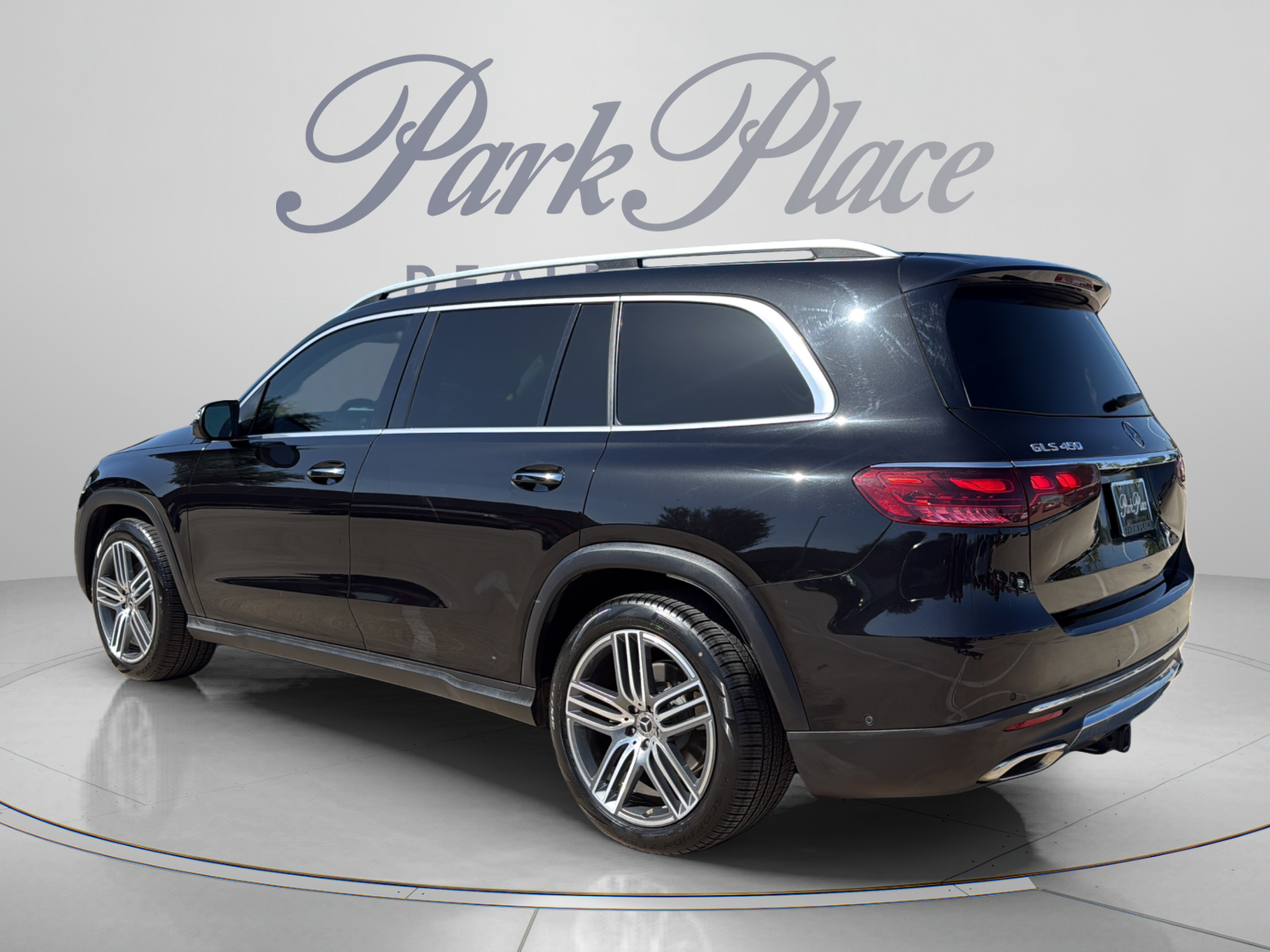 Used 2024 Mercedes-Benz GLS 450 4MATIC image 3