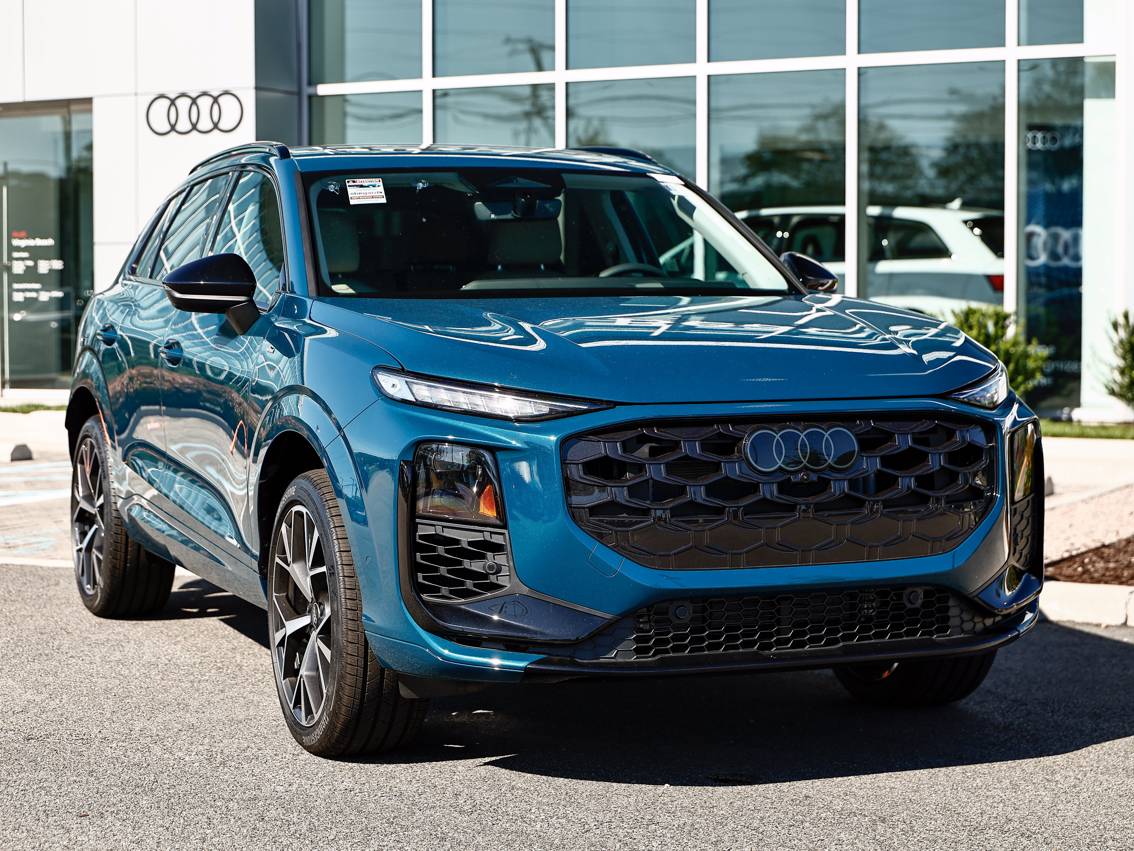 New 2026 Audi Q3 quattro 2.0T AWD/4WD image 2