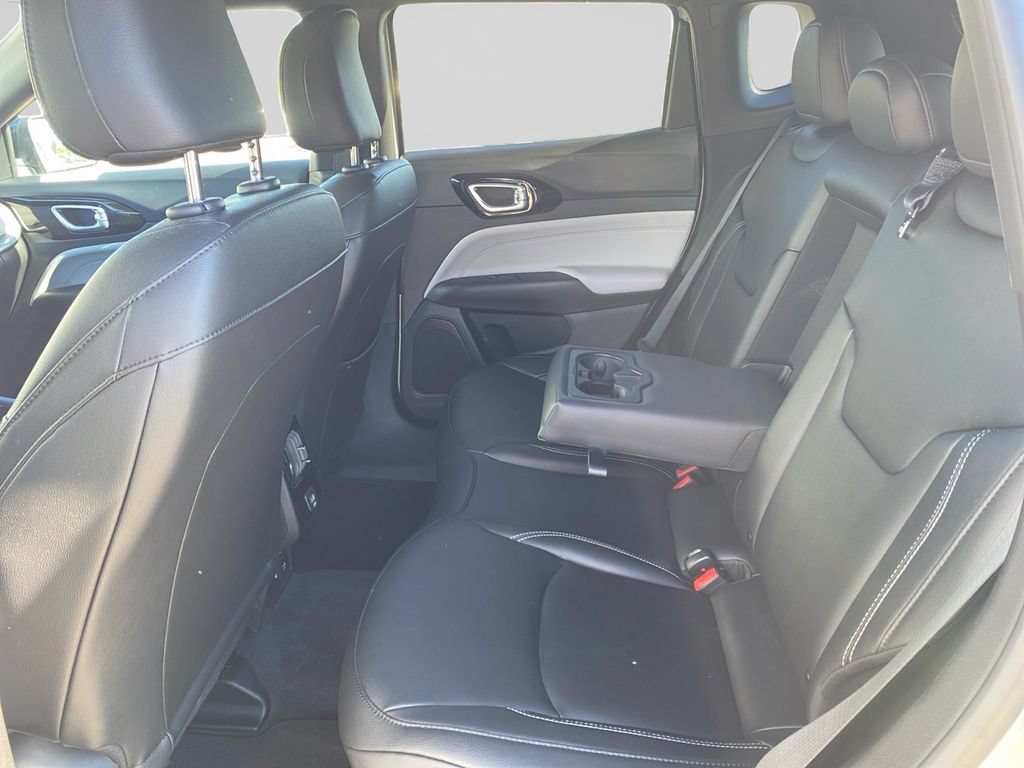 Certified 2025 Jeep Compass Limited AWD/4WD image 19