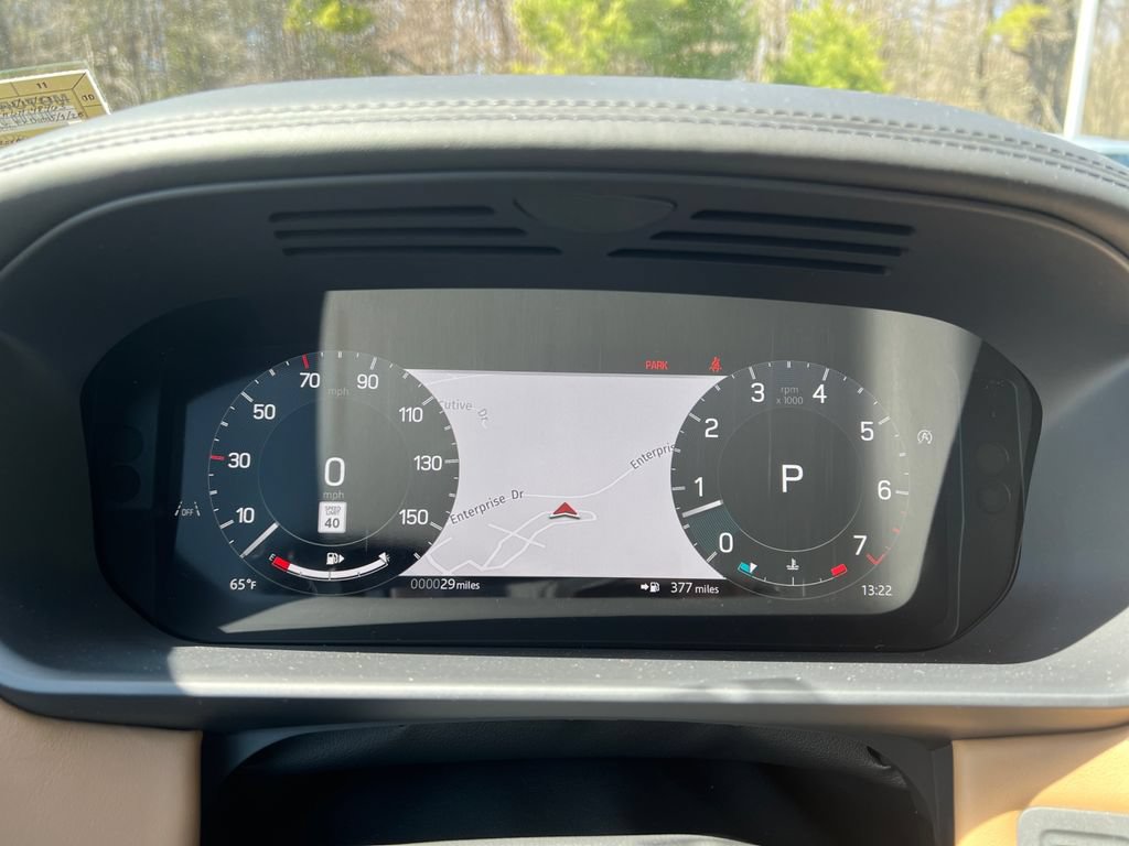 New 2025 Land Rover Discovery Metropolitan Edition AWD/4WD image 17
